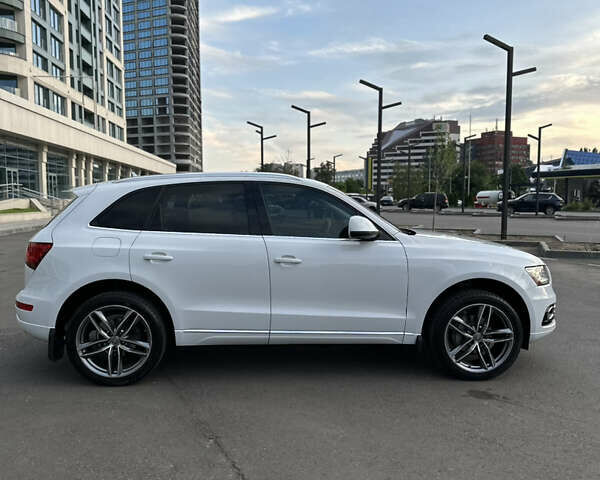 Белый Ауди Ку 5, объемом двигателя 1.98 л и пробегом 123 тыс. км за 14400 $, фото 5 на Automoto.ua