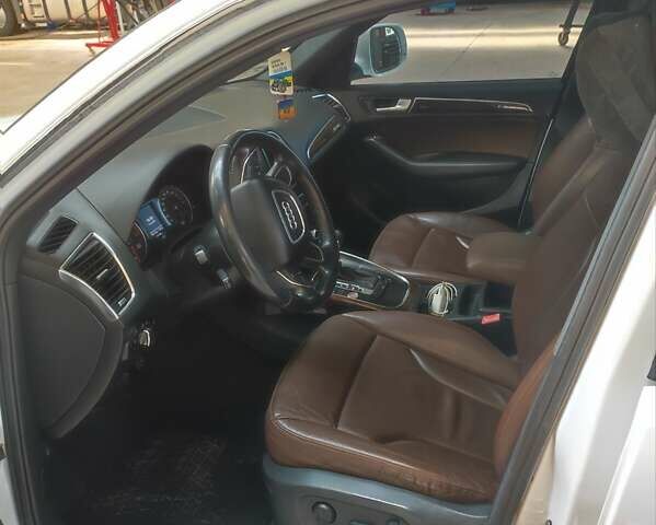 Ауди Ку 5 2013 в Одессе на Automoto.ua Белый Ауди Ку 5, объемом двигателя 2 л и пробегом 175 тыс. км за 15500 $, фото 9 на Automoto.ua