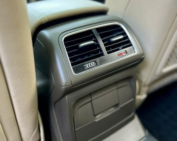 Белый Ауди Ку 5, объемом двигателя 2 л и пробегом 197 тыс. км за 12900 $, фото 27 на Automoto.ua