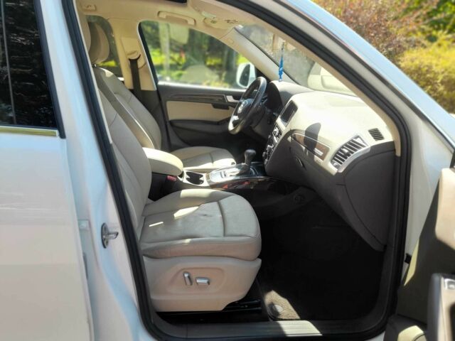 Белый Ауди Ку 5, объемом двигателя 2 л и пробегом 246 тыс. км за 13200 $, фото 9 на Automoto.ua