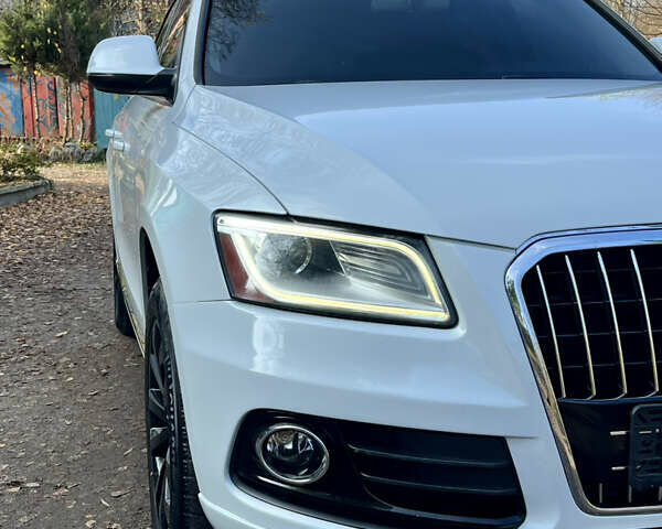 Белый Ауди Ку 5, объемом двигателя 2 л и пробегом 197 тыс. км за 12900 $, фото 7 на Automoto.ua