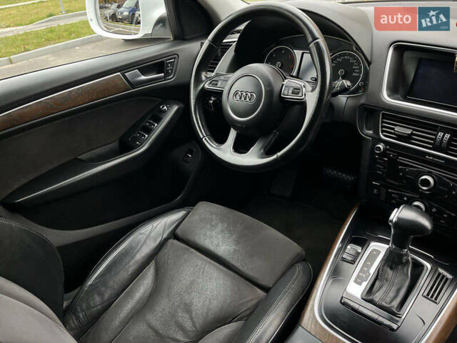 Белый Ауди Ку 5, объемом двигателя 1.97 л и пробегом 194 тыс. км за 15800 $, фото 6 на Automoto.ua