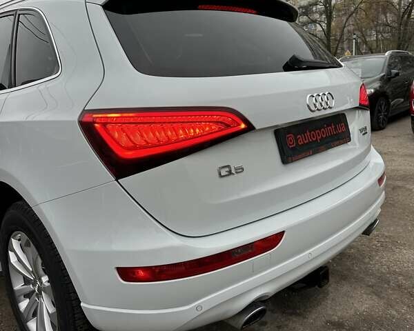 Белый Ауди Ку 5, объемом двигателя 2 л и пробегом 109 тыс. км за 15850 $, фото 11 на Automoto.ua