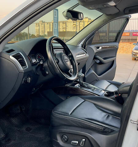 Белый Ауди Ку 5, объемом двигателя 1.97 л и пробегом 131 тыс. км за 18000 $, фото 10 на Automoto.ua