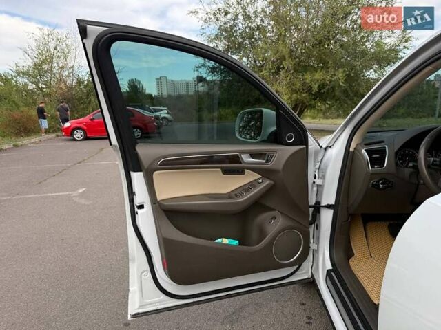 Белый Ауди Ку 5, объемом двигателя 1.98 л и пробегом 136 тыс. км за 13500 $, фото 30 на Automoto.ua