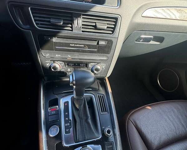 Белый Ауди Ку 5, объемом двигателя 1.98 л и пробегом 160 тыс. км за 16000 $, фото 4 на Automoto.ua