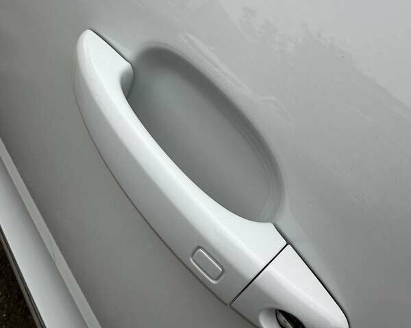 Белый Ауди Ку 5, объемом двигателя 2 л и пробегом 109 тыс. км за 15850 $, фото 5 на Automoto.ua