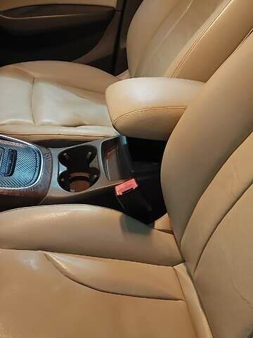 Белый Ауди Ку 5, объемом двигателя 2 л и пробегом 268 тыс. км за 16500 $, фото 13 на Automoto.ua