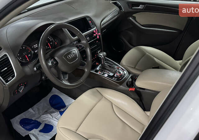 Белый Ауди Ку 5, объемом двигателя 1.98 л и пробегом 250 тыс. км за 14499 $, фото 12 на Automoto.ua