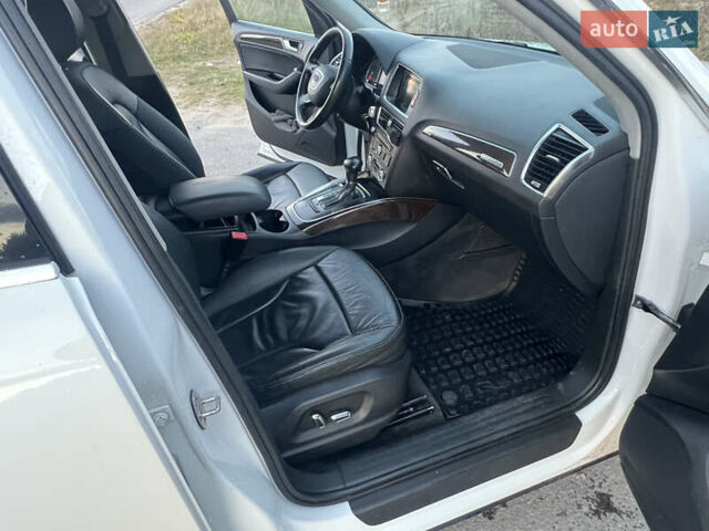 Белый Ауди Ку 5, объемом двигателя 2 л и пробегом 185 тыс. км за 11200 $, фото 14 на Automoto.ua