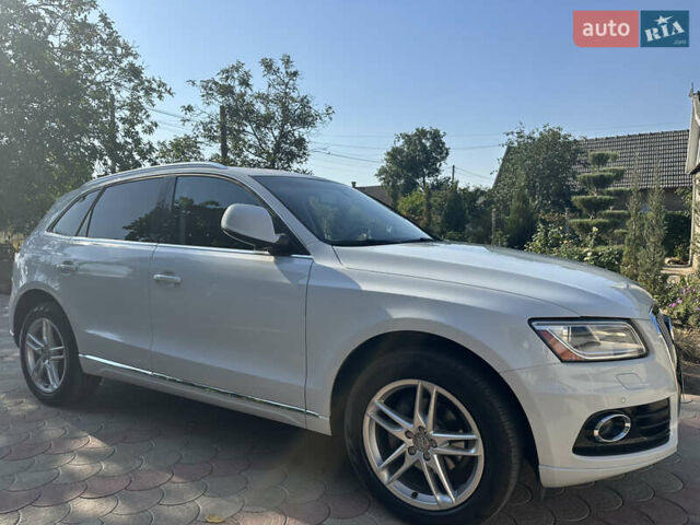 Білий Ауді Ку 5, об'ємом двигуна 2 л та пробігом 170 тис. км за 18500 $, фото 17 на Automoto.ua