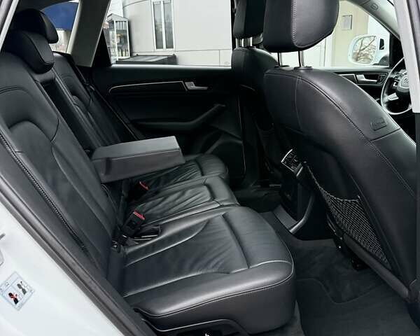 Білий Ауді Ку 5, об'ємом двигуна 1.98 л та пробігом 197 тис. км за 14999 $, фото 61 на Automoto.ua