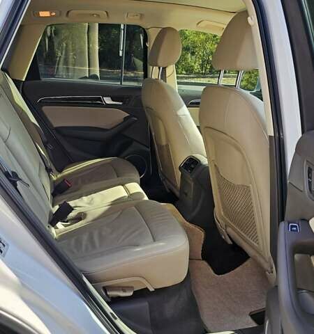 Белый Ауди Ку 5, объемом двигателя 1.98 л и пробегом 150 тыс. км за 16000 $, фото 12 на Automoto.ua