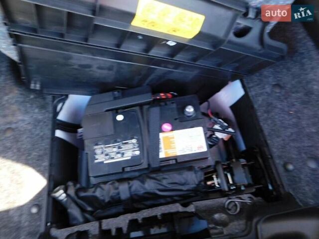 Белый Ауди Ку 5, объемом двигателя 2 л и пробегом 213 тыс. км за 13000 $, фото 41 на Automoto.ua