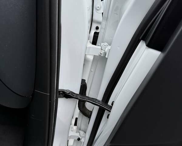 Білий Ауді Ку 5, об'ємом двигуна 1.98 л та пробігом 197 тис. км за 14999 $, фото 60 на Automoto.ua