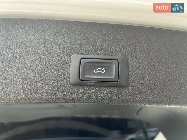 Белый Ауди Ку 5, объемом двигателя 3 л и пробегом 209 тыс. км за 21000 $, фото 44 на Automoto.ua