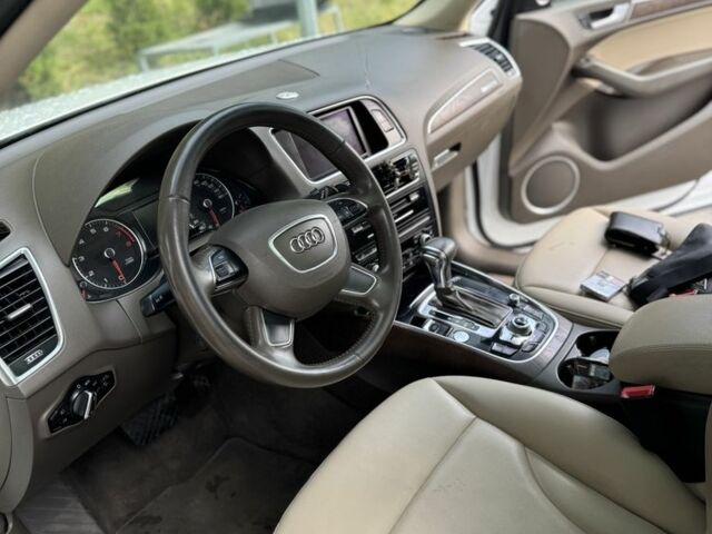 Білий Ауді Ку 5, об'ємом двигуна 2 л та пробігом 230 тис. км за 13300 $, фото 6 на Automoto.ua