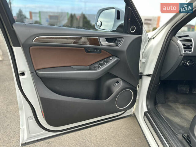 Білий Ауді Ку 5, об'ємом двигуна 2 л та пробігом 237 тис. км за 14250 $, фото 24 на Automoto.ua