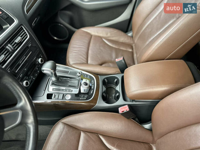 Білий Ауді Ку 5, об'ємом двигуна 2 л та пробігом 237 тис. км за 14250 $, фото 25 на Automoto.ua