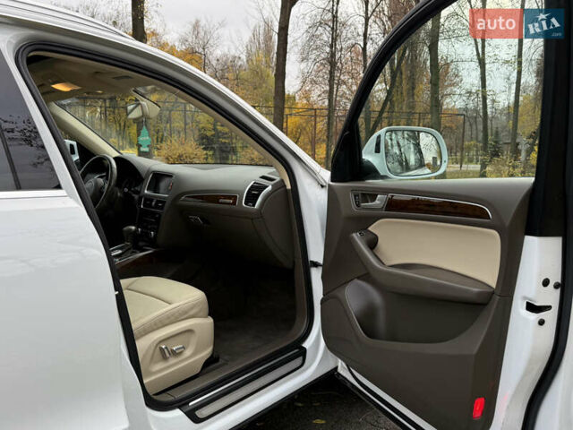 Білий Ауді Ку 5, об'ємом двигуна 3 л та пробігом 181 тис. км за 18999 $, фото 57 на Automoto.ua