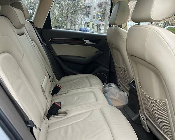 Білий Ауді Ку 5, об'ємом двигуна 1.98 л та пробігом 156 тис. км за 14500 $, фото 5 на Automoto.ua