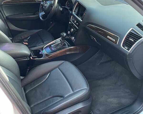 Белый Ауди Ку 5, объемом двигателя 1.98 л и пробегом 147 тыс. км за 17500 $, фото 7 на Automoto.ua