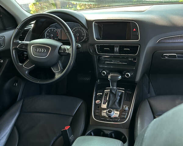 Белый Ауди Ку 5, объемом двигателя 1.98 л и пробегом 240 тыс. км за 15800 $, фото 12 на Automoto.ua