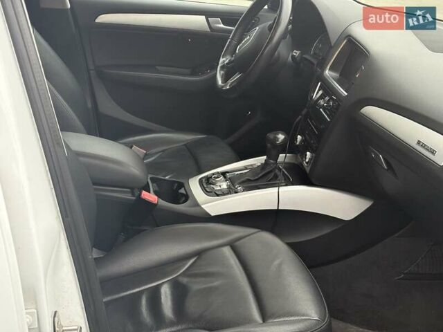 Білий Ауді Ку 5, об'ємом двигуна 2.97 л та пробігом 160 тис. км за 23386 $, фото 7 на Automoto.ua