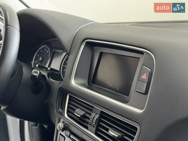 Белый Ауди Ку 5, объемом двигателя 2 л и пробегом 192 тыс. км за 14999 $, фото 64 на Automoto.ua