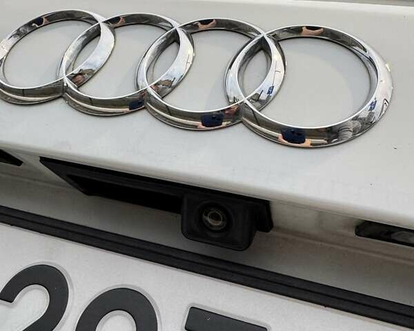 Белый Ауди Ку 5, объемом двигателя 3 л и пробегом 131 тыс. км за 17300 $, фото 26 на Automoto.ua