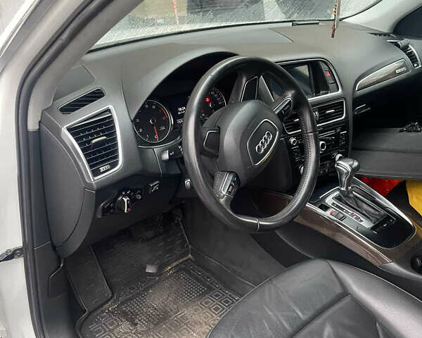 Белый Ауди Ку 5, объемом двигателя 1.98 л и пробегом 175 тыс. км за 8900 $, фото 8 на Automoto.ua