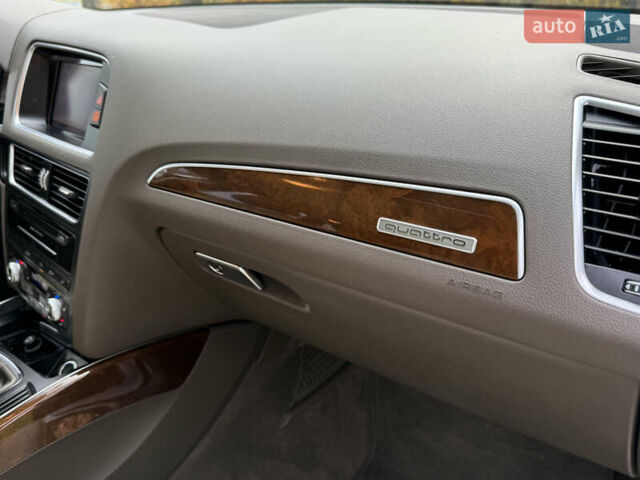 Білий Ауді Ку 5, об'ємом двигуна 3 л та пробігом 181 тис. км за 18999 $, фото 61 на Automoto.ua