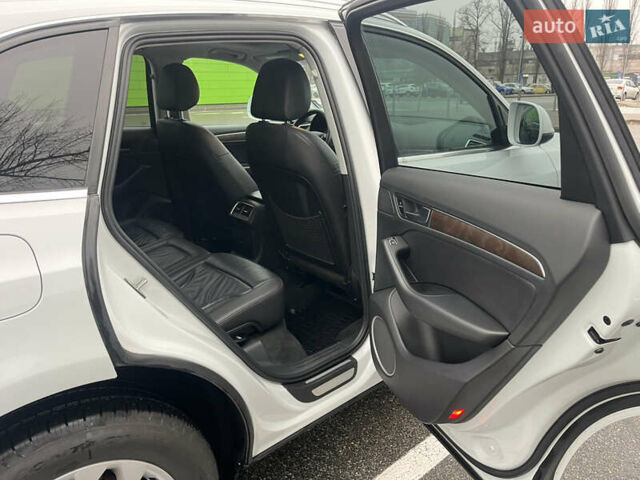 Белый Ауди Ку 5, объемом двигателя 1.98 л и пробегом 109 тыс. км за 15999 $, фото 12 на Automoto.ua