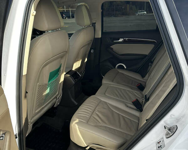 Білий Ауді Ку 5, об'ємом двигуна 1.98 л та пробігом 230 тис. км за 14500 $, фото 6 на Automoto.ua