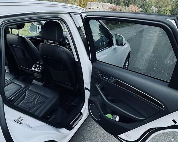 Білий Ауді Ку 5, об'ємом двигуна 1.98 л та пробігом 157 тис. км за 17000 $, фото 10 на Automoto.ua