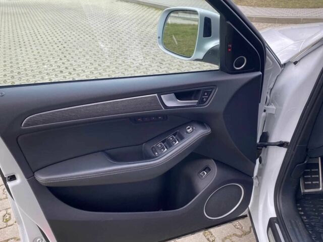 Білий Ауді Ку 5, об'ємом двигуна 3 л та пробігом 82 тис. км за 11700 $, фото 4 на Automoto.ua