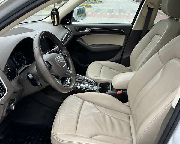Белый Ауди Ку 5, объемом двигателя 1.98 л и пробегом 167 тыс. км за 14900 $, фото 23 на Automoto.ua
