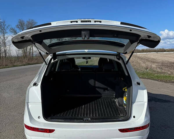 Ауди Ку 5 2014 в Житомире на Automoto.ua Белый Ауди Ку 5, объемом двигателя 1.98 л и пробегом 256 тыс. км за 15700 $, фото 7 на Automoto.ua