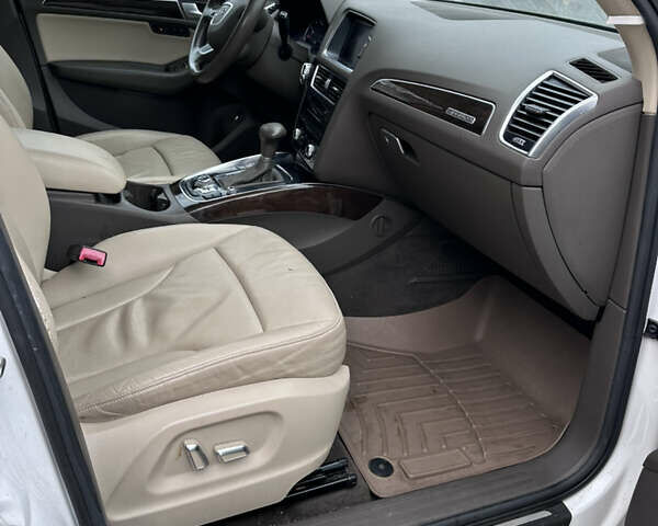 Белый Ауди Ку 5, объемом двигателя 1.98 л и пробегом 196 тыс. км за 8999 $, фото 24 на Automoto.ua