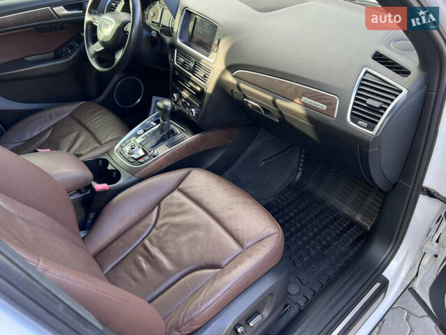 Білий Ауді Ку 5, об'ємом двигуна 1.98 л та пробігом 159 тис. км за 14490 $, фото 30 на Automoto.ua