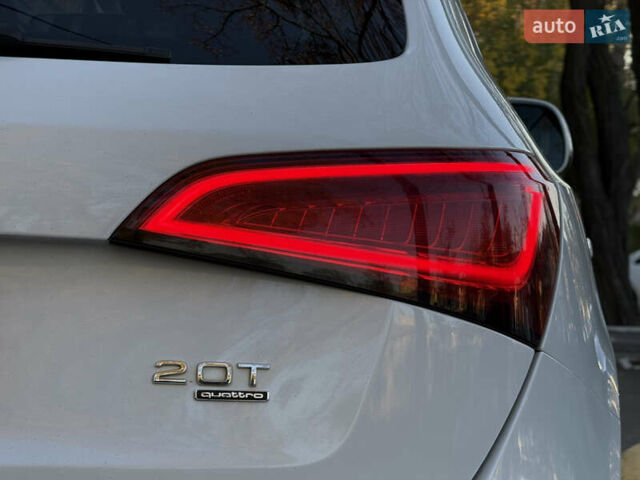 Білий Ауді Ку 5, об'ємом двигуна 2 л та пробігом 196 тис. км за 16300 $, фото 16 на Automoto.ua