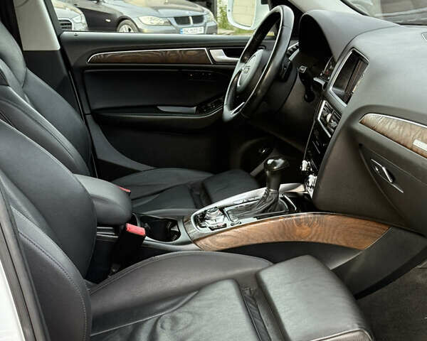 Белый Ауди Ку 5, объемом двигателя 2 л и пробегом 261 тыс. км за 14999 $, фото 23 на Automoto.ua