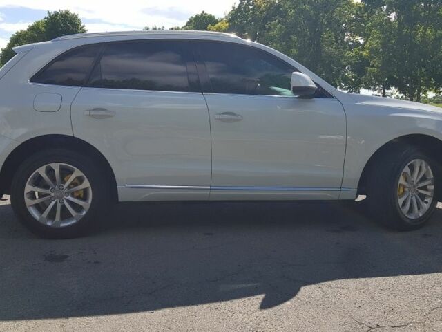 Белый Ауди Ку 5, объемом двигателя 2 л и пробегом 267 тыс. км за 13200 $, фото 2 на Automoto.ua