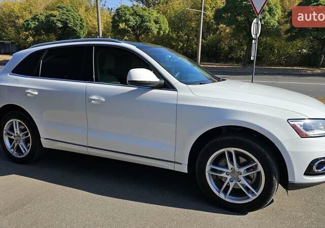 Белый Ауди Ку 5, объемом двигателя 1.98 л и пробегом 150 тыс. км за 16000 $, фото 11 на Automoto.ua