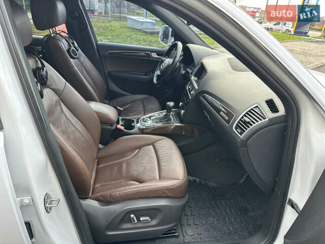 Білий Ауді Ку 5, об'ємом двигуна 2 л та пробігом 237 тис. км за 14250 $, фото 19 на Automoto.ua