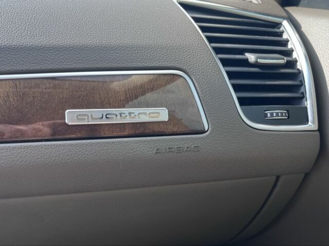 Білий Ауді Ку 5, об'ємом двигуна 3 л та пробігом 232 тис. км за 14300 $, фото 14 на Automoto.ua