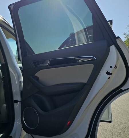 Белый Ауди Ку 5, объемом двигателя 1.98 л и пробегом 150 тыс. км за 16000 $, фото 14 на Automoto.ua