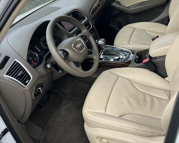 Ауди Ку 5 2014 в Ровно на Automoto.ua Белый Ауди Ку 5, объемом двигателя 1.98 л и пробегом 256 тыс. км за 14900 $, фото 15 на Automoto.ua