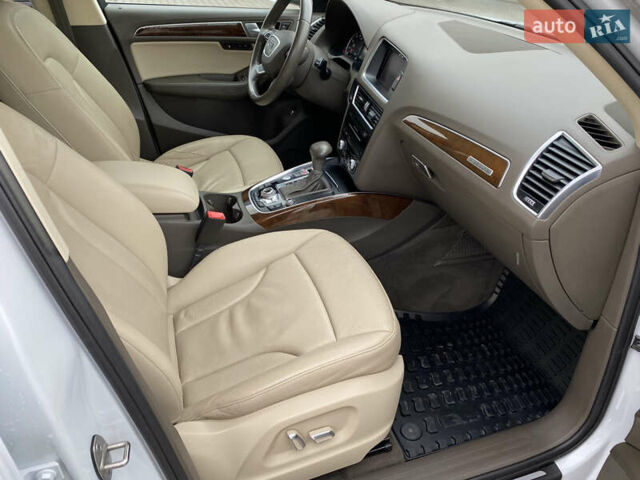 Белый Ауди Ку 5, объемом двигателя 2 л и пробегом 219 тыс. км за 14500 $, фото 15 на Automoto.ua