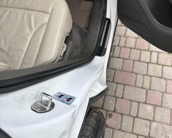 Белый Ауди Ку 5, объемом двигателя 1.98 л и пробегом 196 тыс. км за 8999 $, фото 9 на Automoto.ua